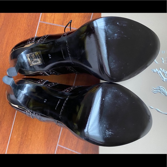 Authentic Burberry Leather bootie - Picture 7 of 8